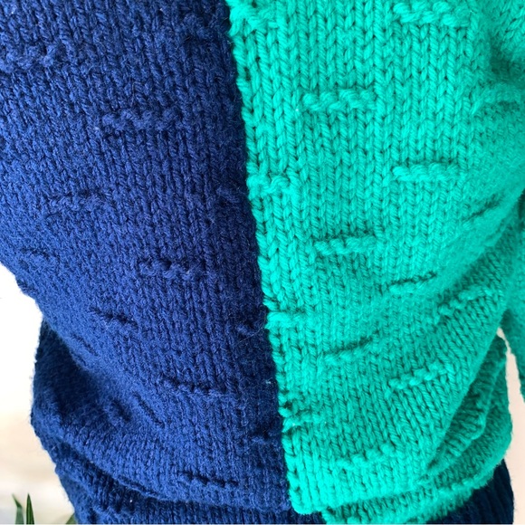 v i n t a g e :: Unique Textured Aqua Cable Knit Sweater - Picture 6 of 10